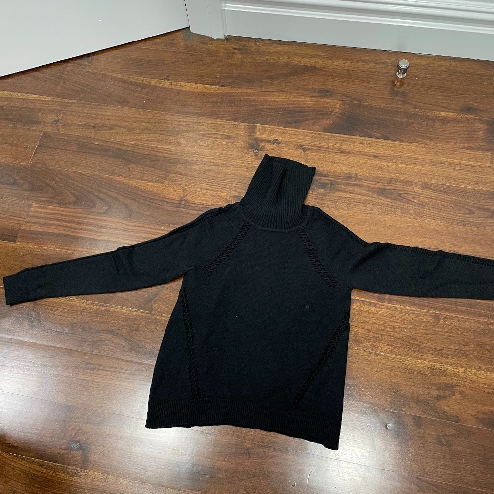 Milly Turtle Neck - image 1